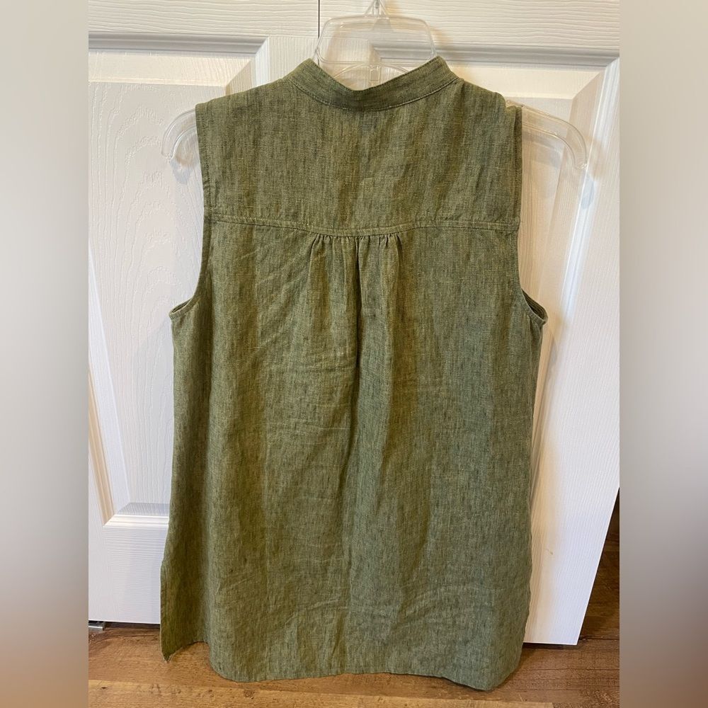 Eileen Fisher green linen top - Picture 2 of 4